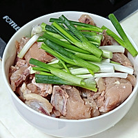 江南春日宴之竹笋香菇炖鸡的做法图解5