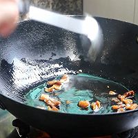 油渣狼牙土豆的做法图解1