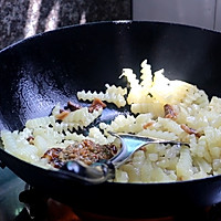 油渣狼牙土豆的做法图解3